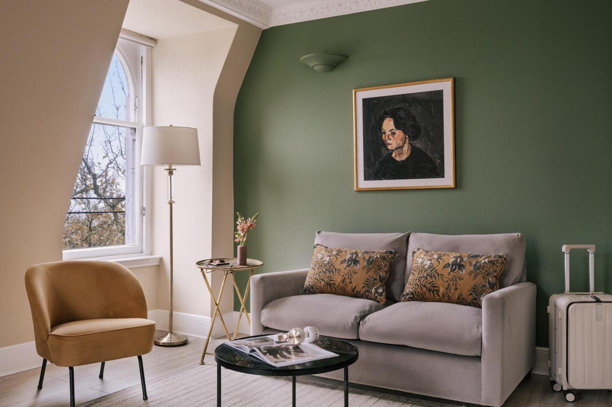 Sonder By Marriott Bonvoy Royal Garden Apartments New Town Aparthotel Edinburgh