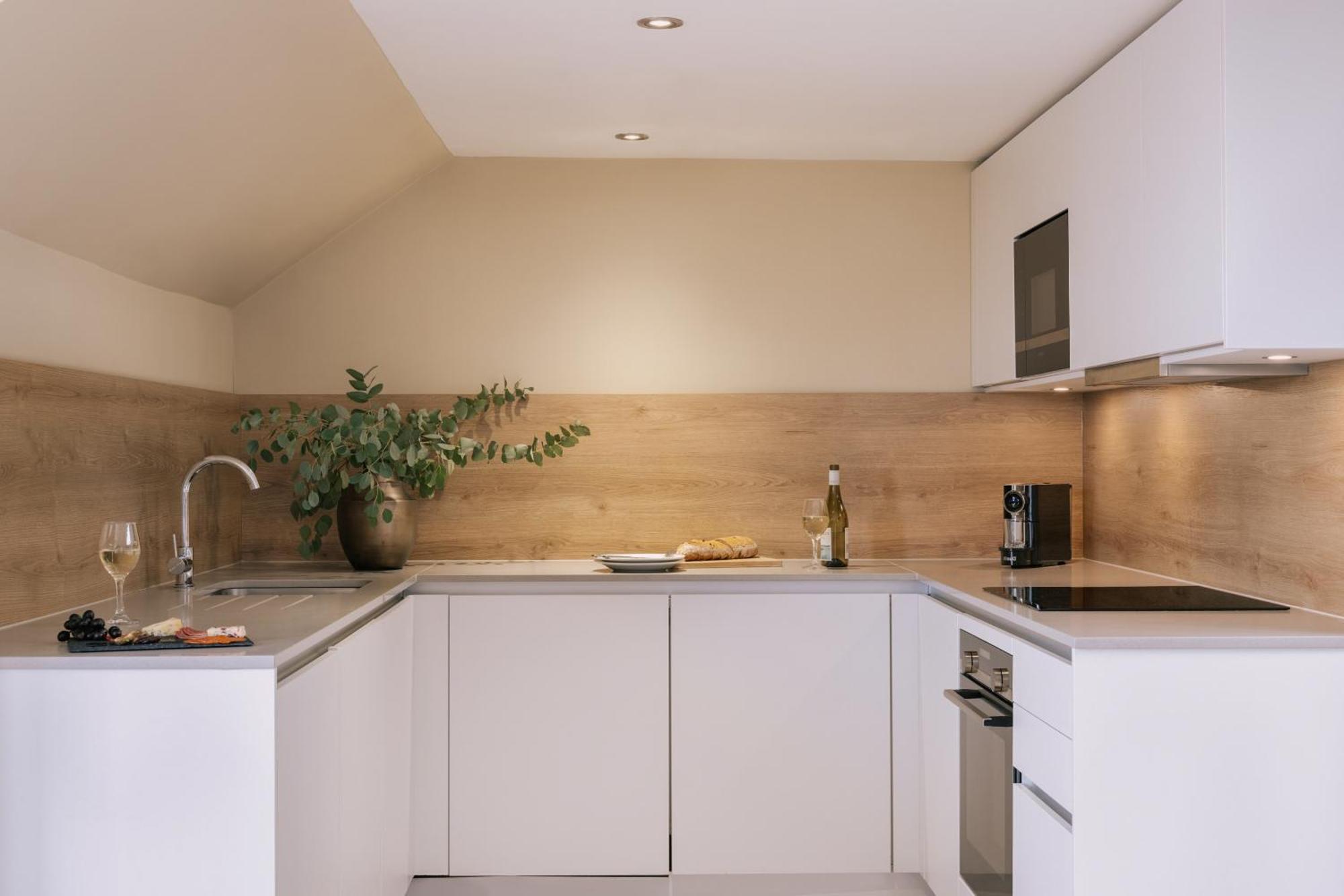 Sonder By Marriott Bonvoy Royal Garden Apartments New Town Aparthotel 4*