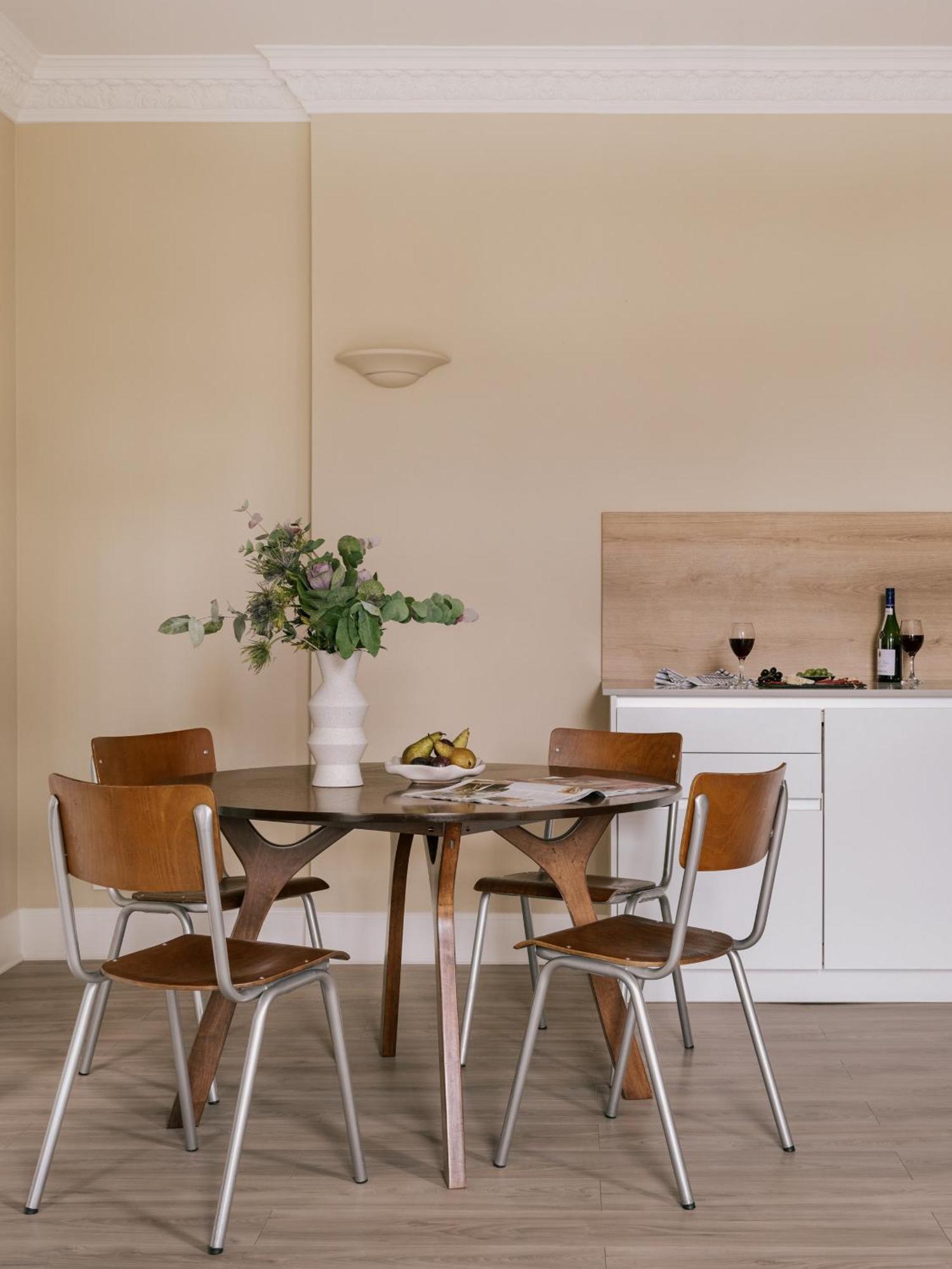 Sonder By Marriott Bonvoy Royal Garden Apartments New Town Aparthotel Edinburgh