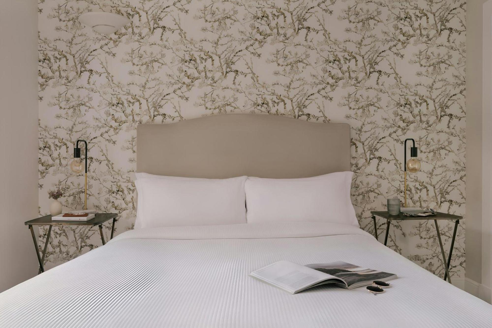 Sonder Royal Garden Aparthotel 4*